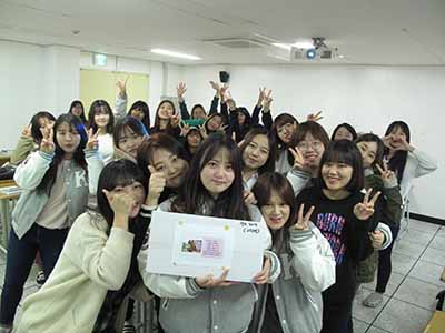 증평군 지역주민, 교통대 유아교육학과 학생들에게 감사의 떡 전달