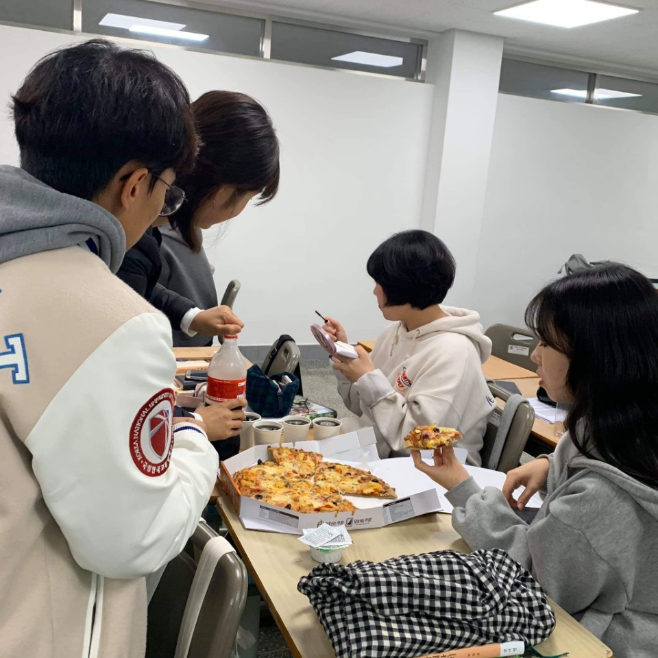 제 8대 경영·통상·복지학부 사회복지학전공 다/정/다/감 중간고사 간식행사 