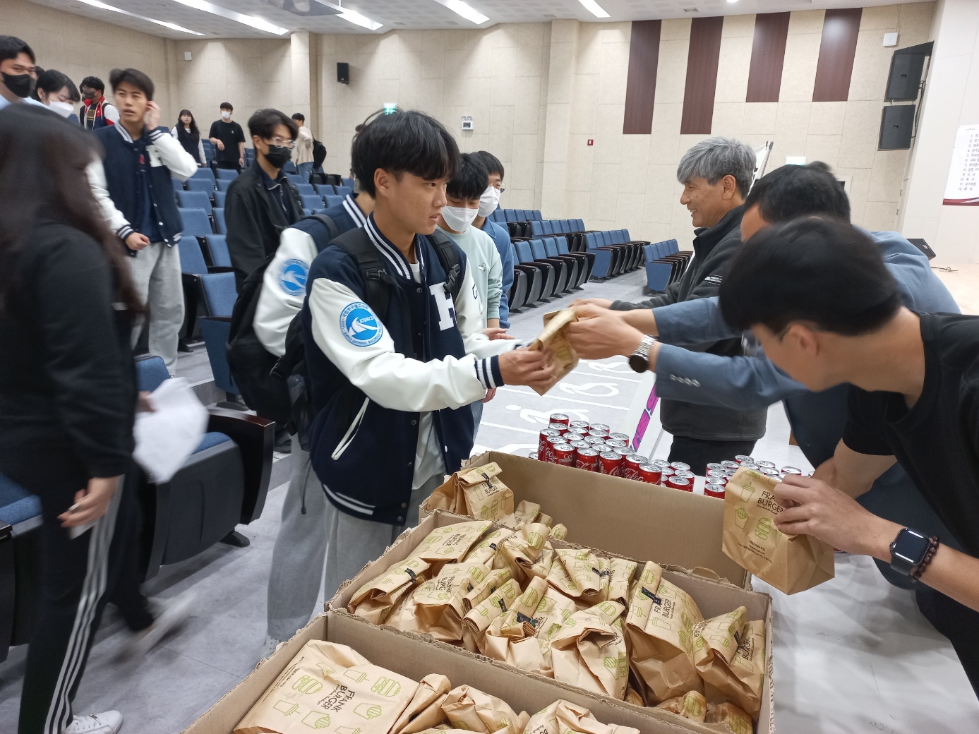 2023-1학기 중간고사 간식 전달 이벤트 (2023. 4. 24.)